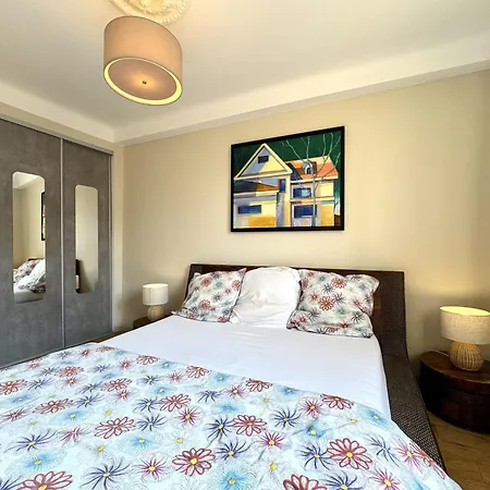 Bb Ot Petit Balcon De La Providence - Old Town